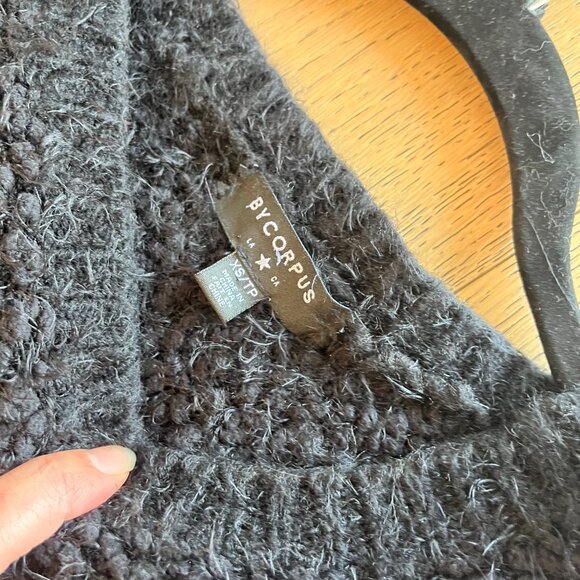 Bycorpus Cropped Black Fuzzy Sweater - Size XS - Picture 6 of 6
